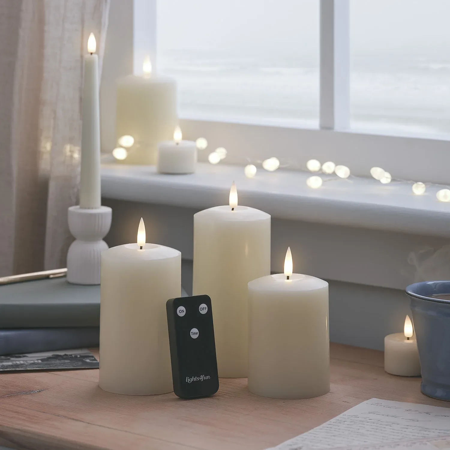 Lot de 3 Bougies Piliers Flamme Réaliste à LED TruGlow® – Image 2