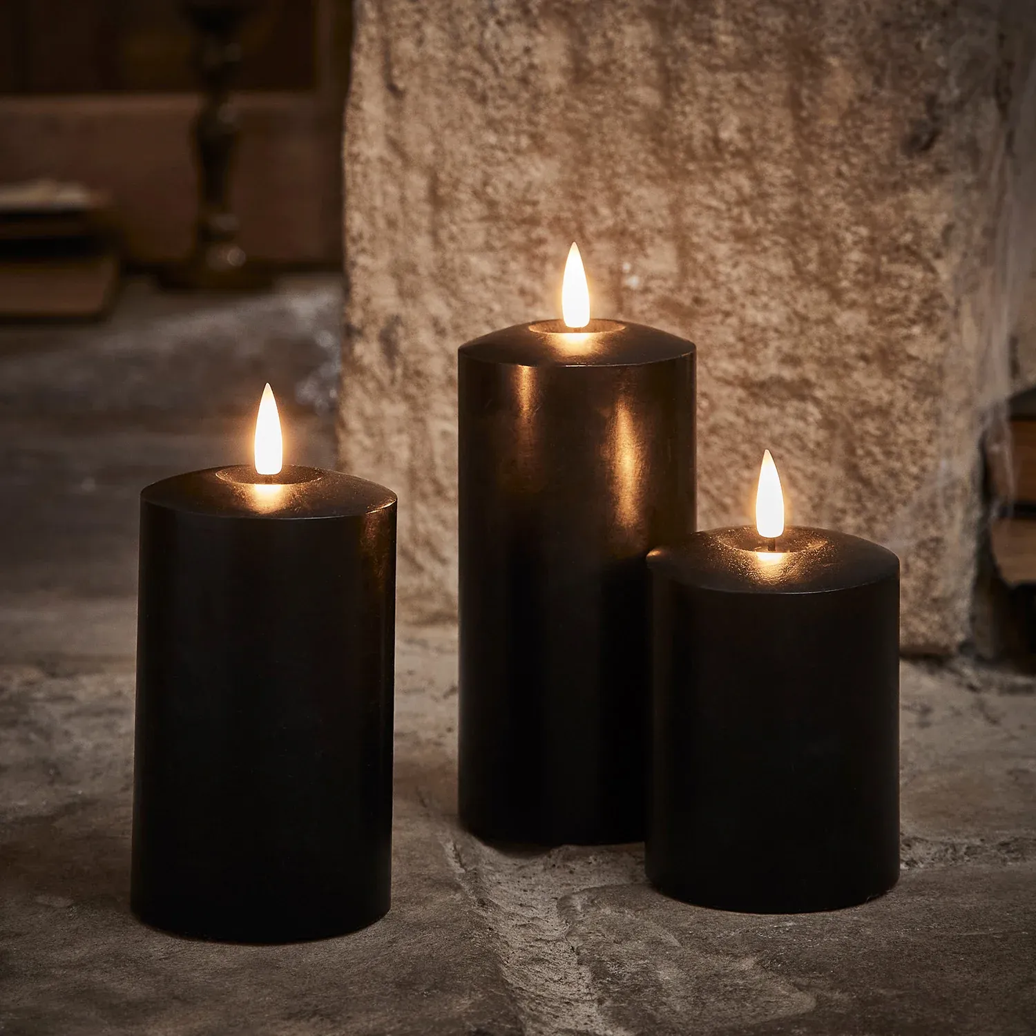 3 Bougies Piliers TruGlow® Noires à LED – Image 2