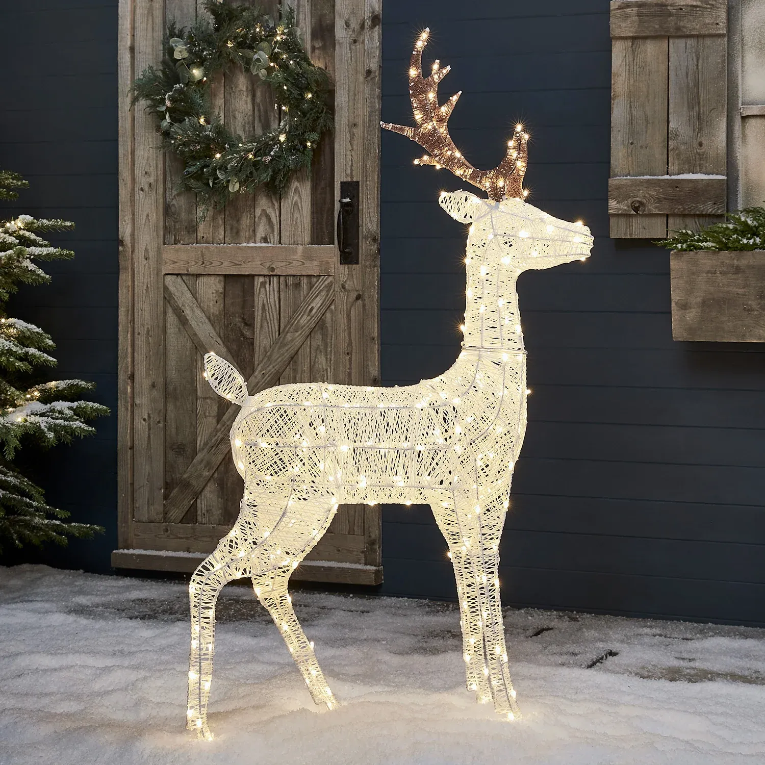 Renne de Noël Lumineux Harewood en Fils de Coton Blancs